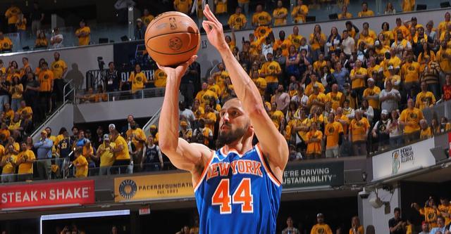 队记:沙梅特是尼克斯重点考虑对象 他也希望与球队签约